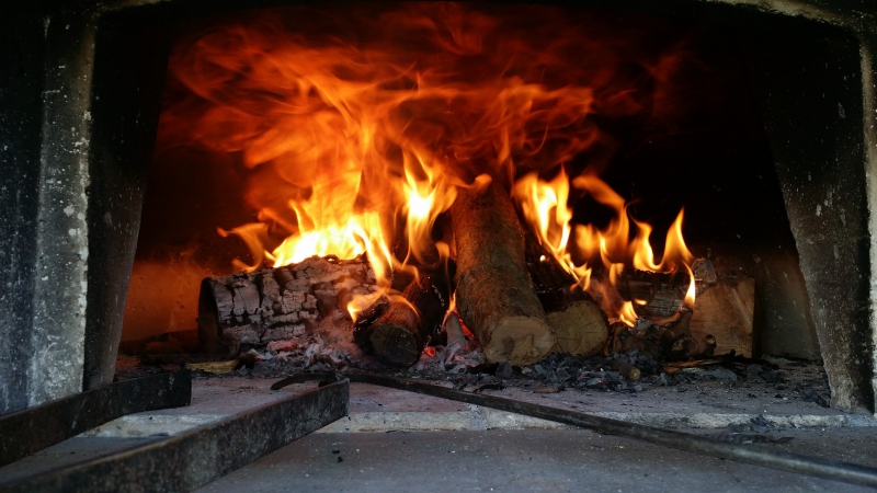 pizzeria-GRIMAUD-min_wood-fired-oven-1960099